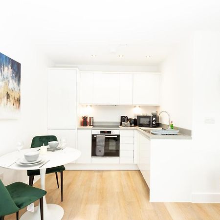 Stylish Studio Apt Overlooking Old Trafford Manchester Ngoại thất bức ảnh