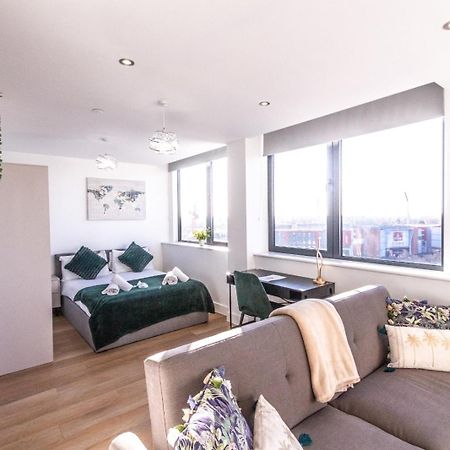 Stylish Studio Apt Overlooking Old Trafford Manchester Ngoại thất bức ảnh
