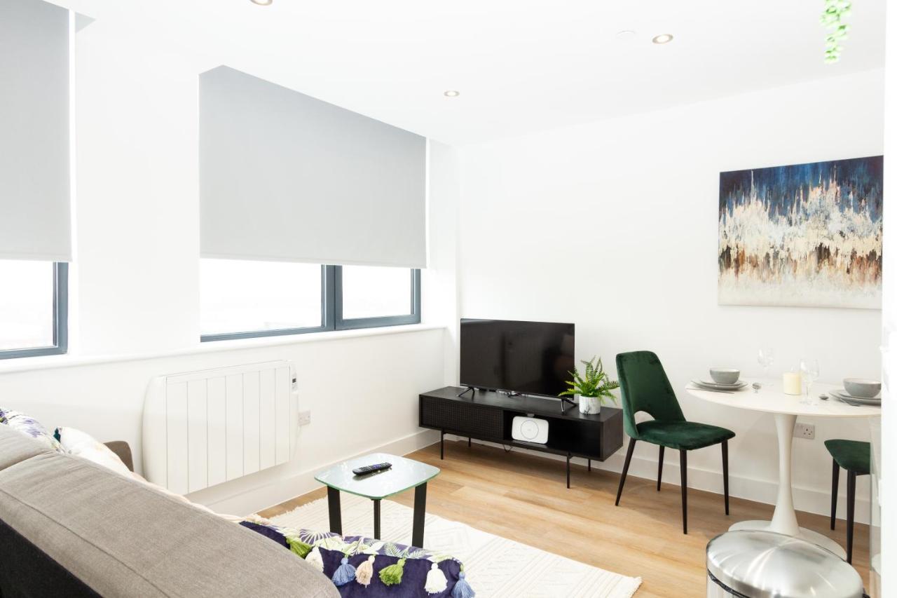 Stylish Studio Apt Overlooking Old Trafford Manchester Ngoại thất bức ảnh