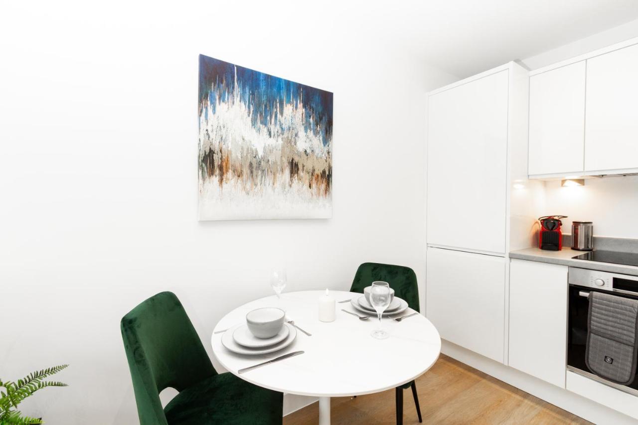 Stylish Studio Apt Overlooking Old Trafford Manchester Ngoại thất bức ảnh