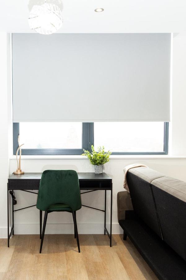 Stylish Studio Apt Overlooking Old Trafford Manchester Ngoại thất bức ảnh